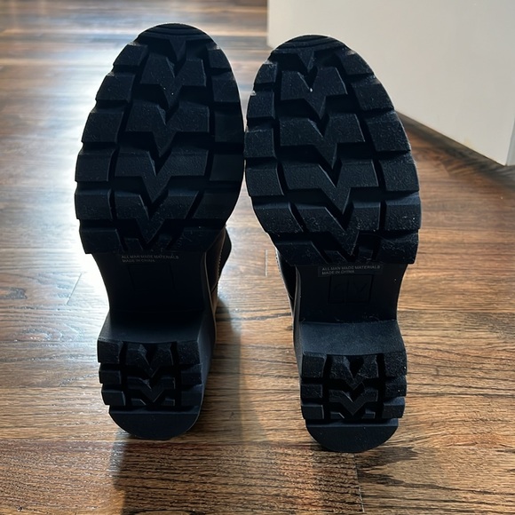 Dole Vita Tobias Black Lug Sole Boots - Picture 5 of 8